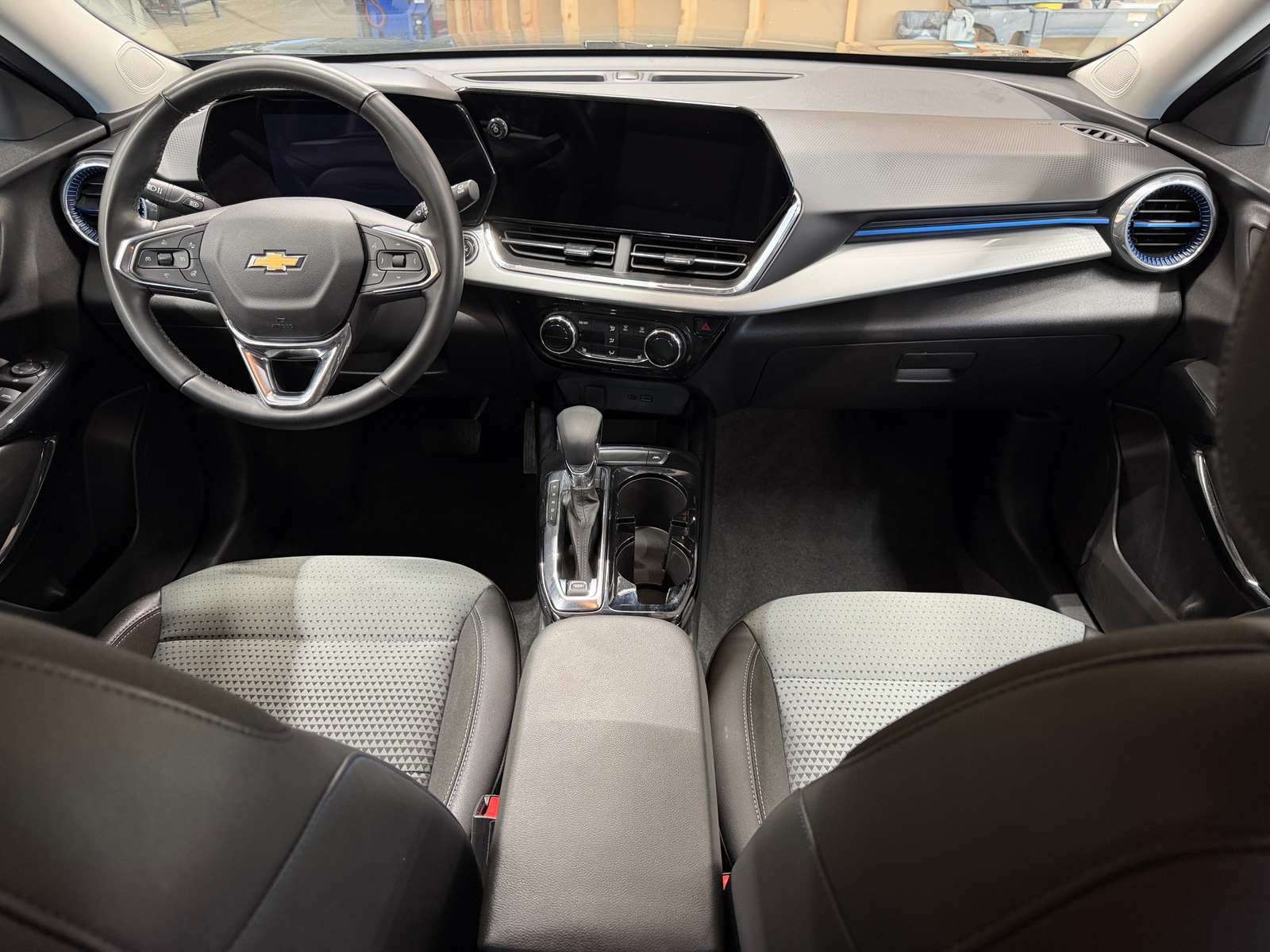Thumbnail: 2025 Chevrolet Trax - 2
