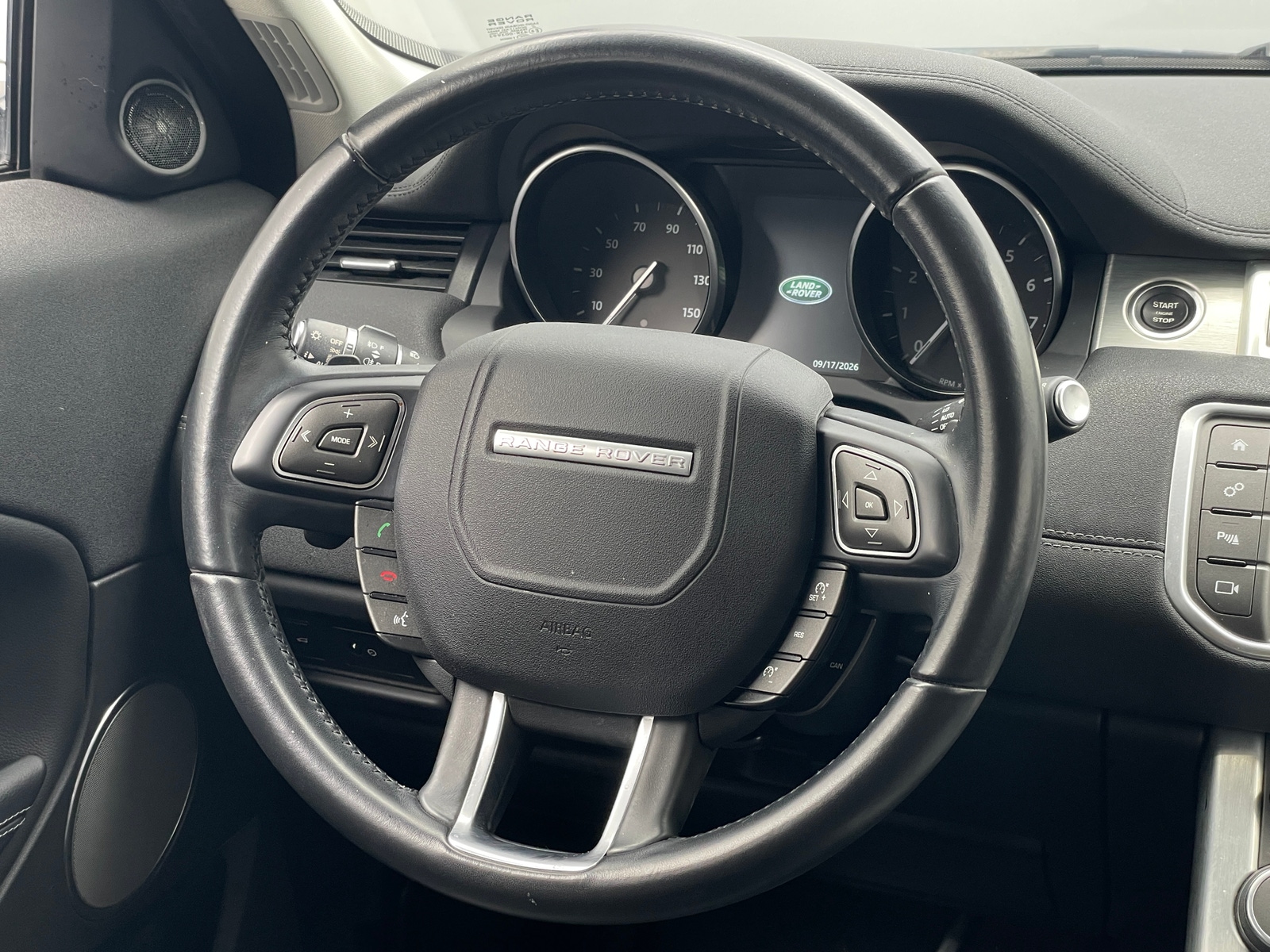 Thumbnail: 2017 Land Rover Range Rover Evoque - 4