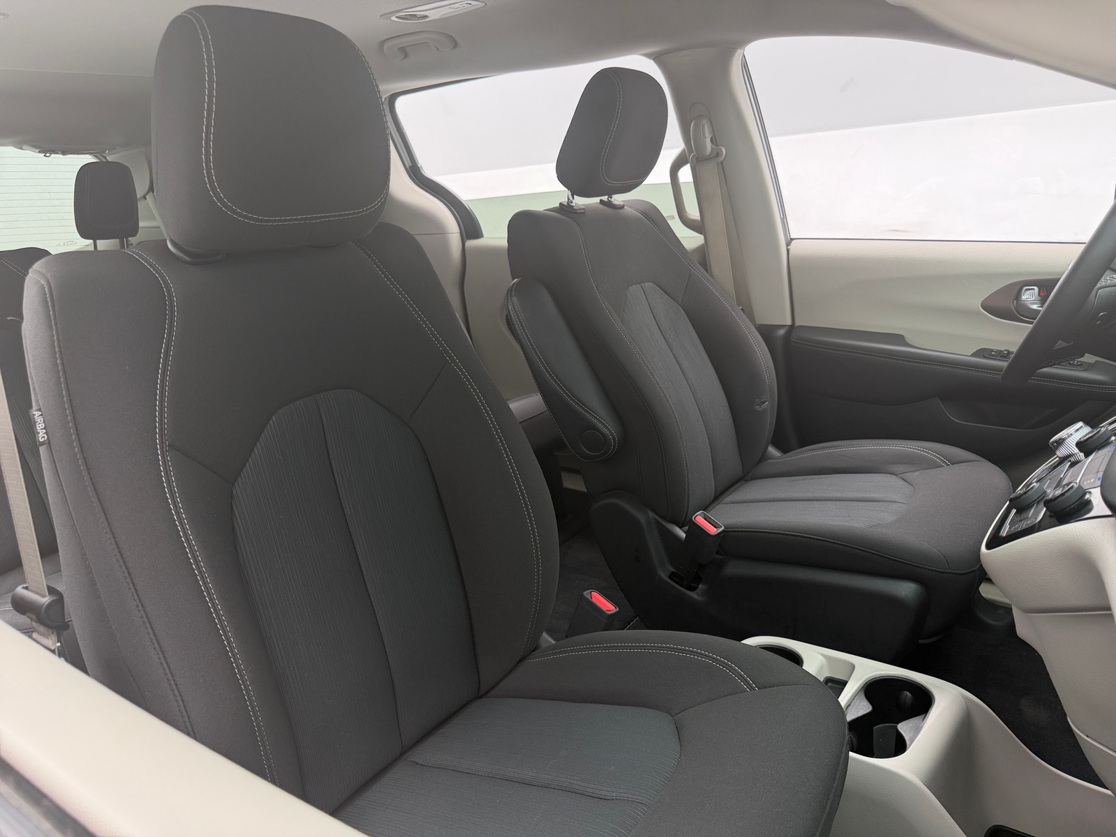 Thumbnail: 2023 Chrysler Voyager - 2