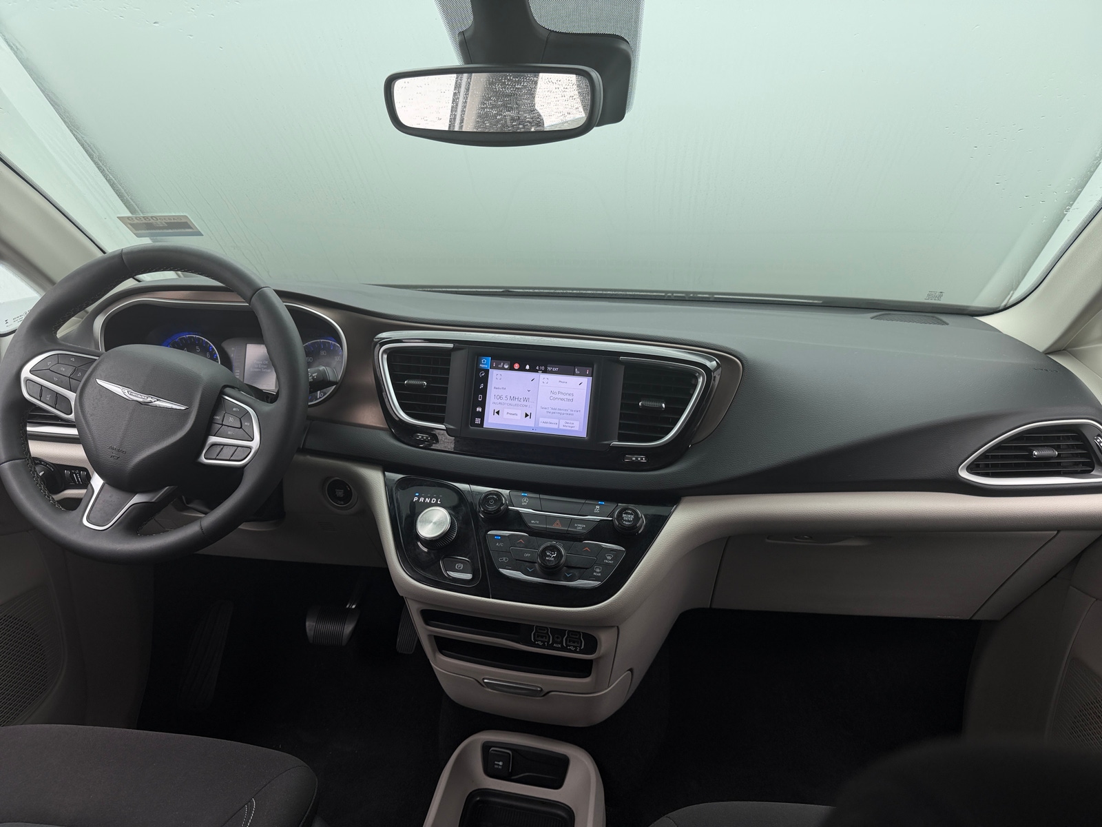 Thumbnail: 2023 Chrysler Voyager - 3