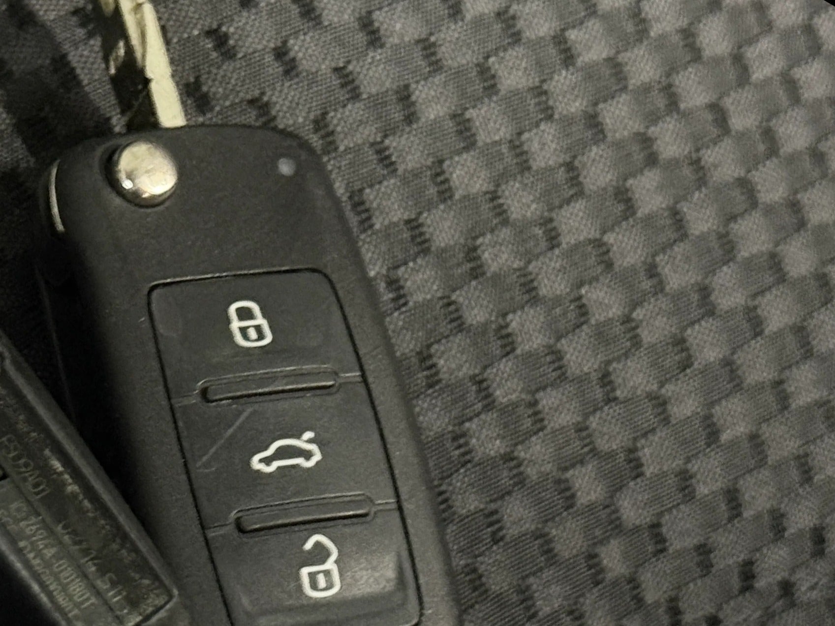 3VW2K7AJ9EM436852
