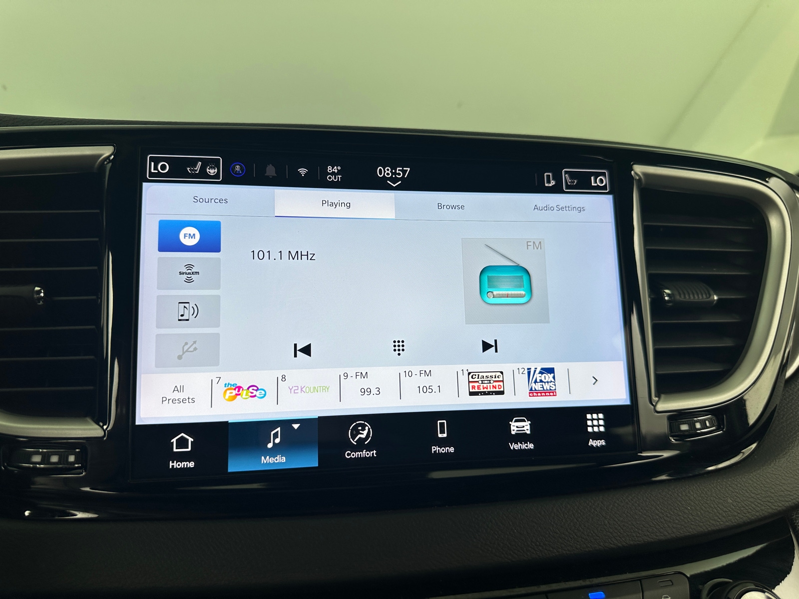 Thumbnail: 2025 Chrysler Pacifica - 3