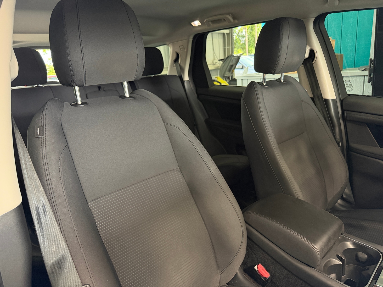 Thumbnail: 2020 Land Rover Discovery Sport - 2