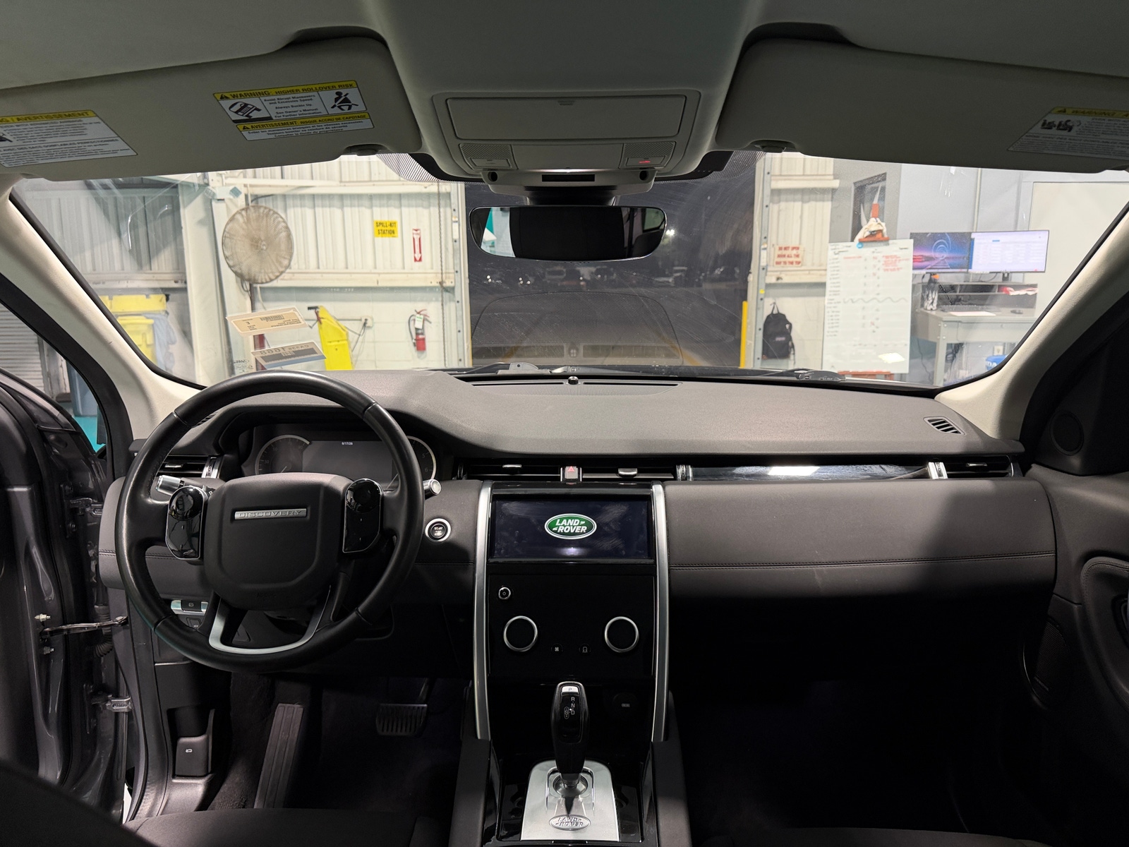 Thumbnail: 2020 Land Rover Discovery Sport - 3