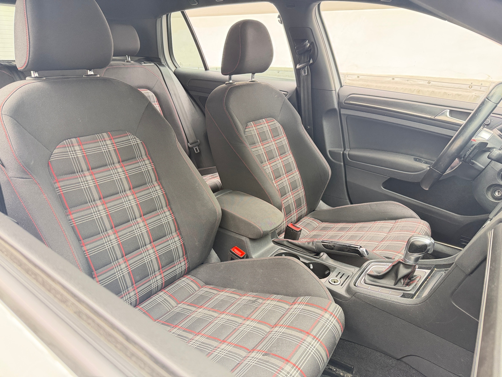 Thumbnail: 2019 Volkswagen Golf - 2