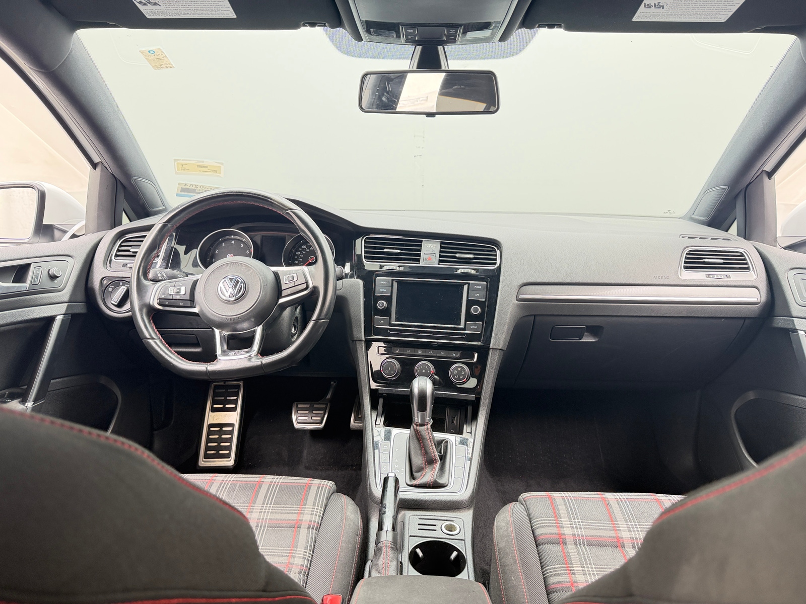Thumbnail: 2019 Volkswagen Golf - 3