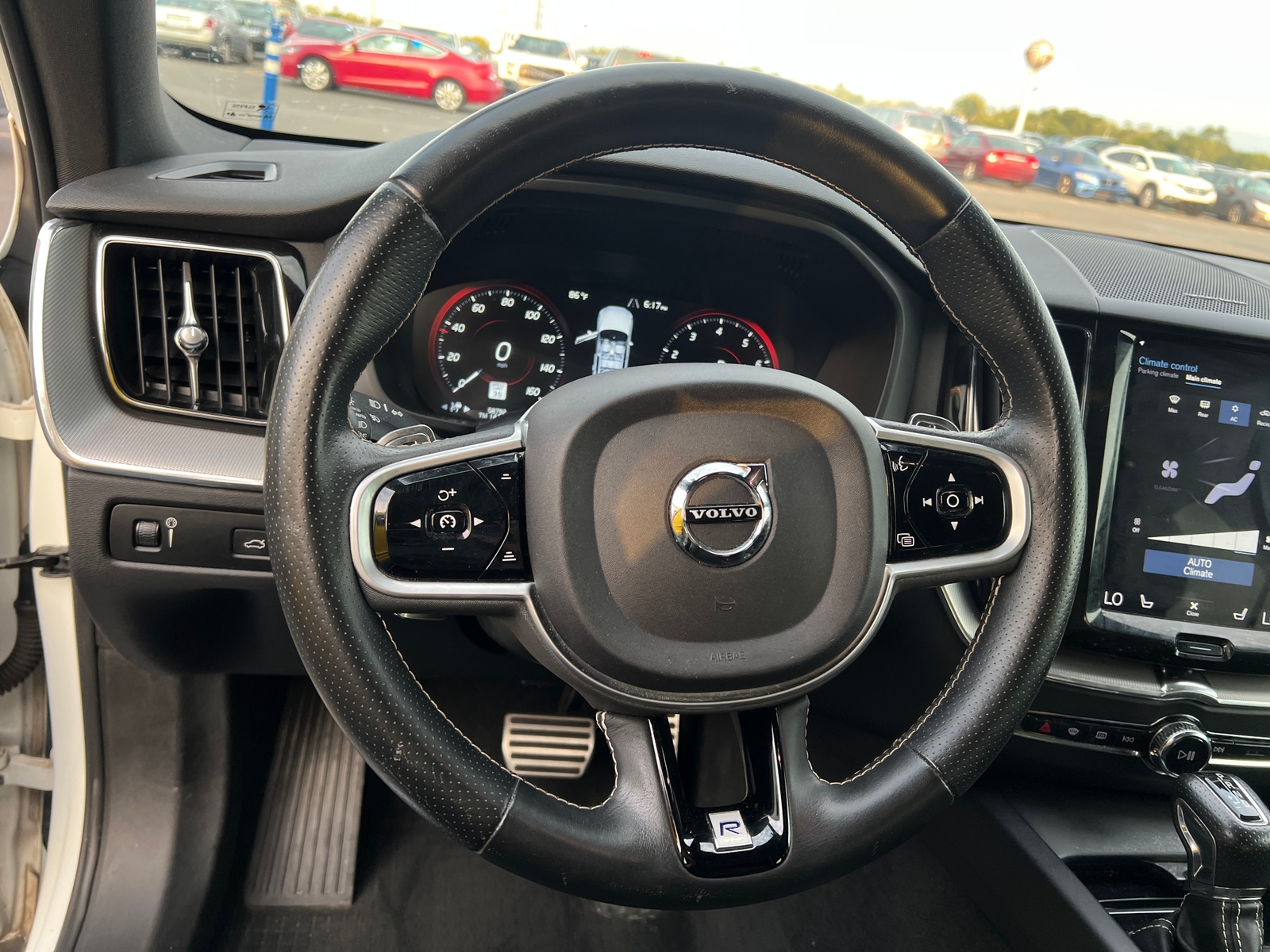 Thumbnail: 2019 Volvo XC60 - 4