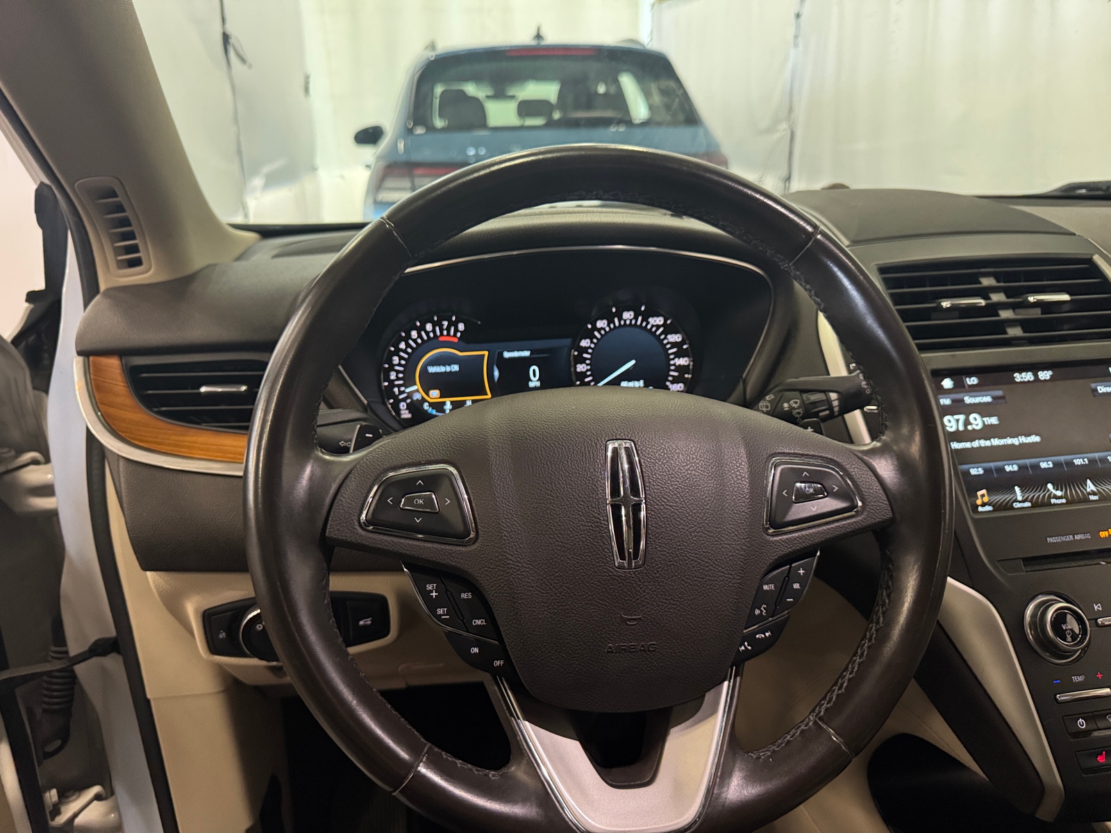 Thumbnail: 2017 Lincoln MKC - 4