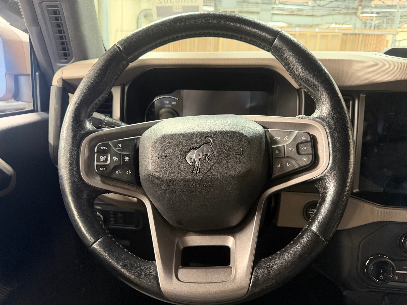 Thumbnail: 2022 Ford Bronco - 4