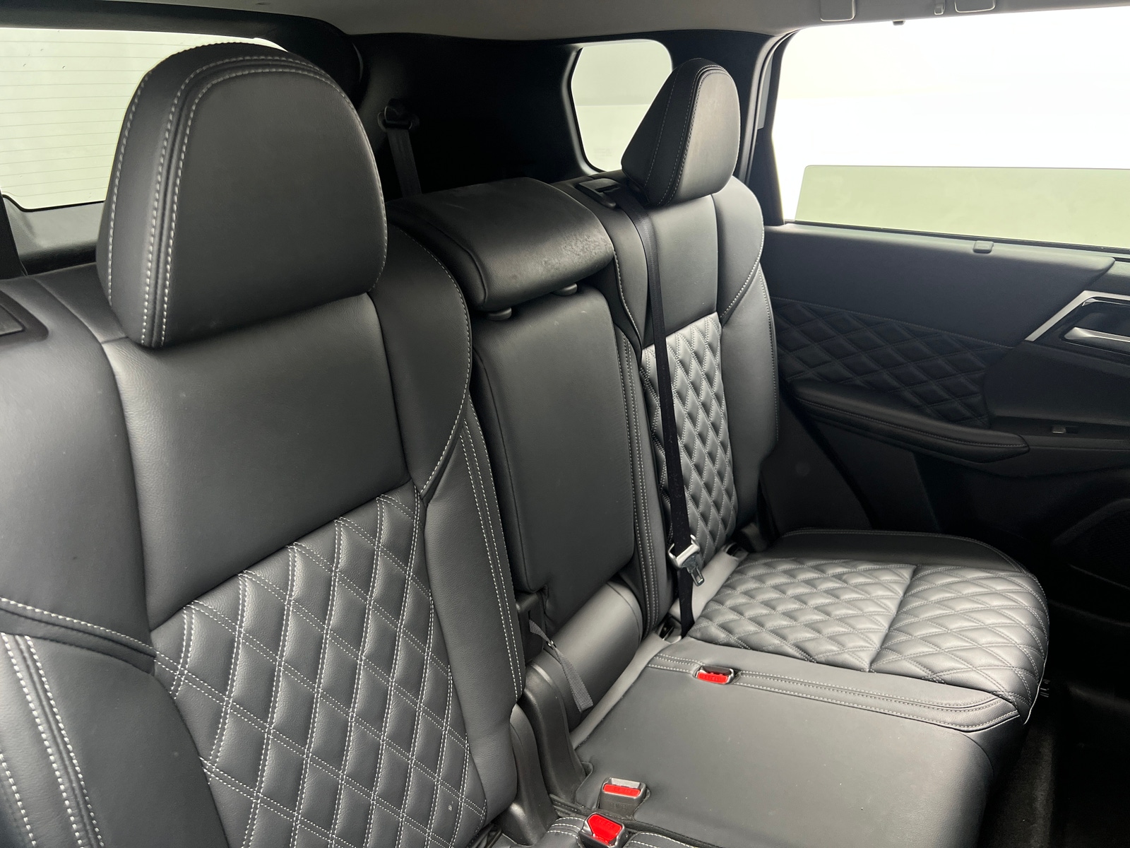 Thumbnail: 2025 Mitsubishi Outlander - 6