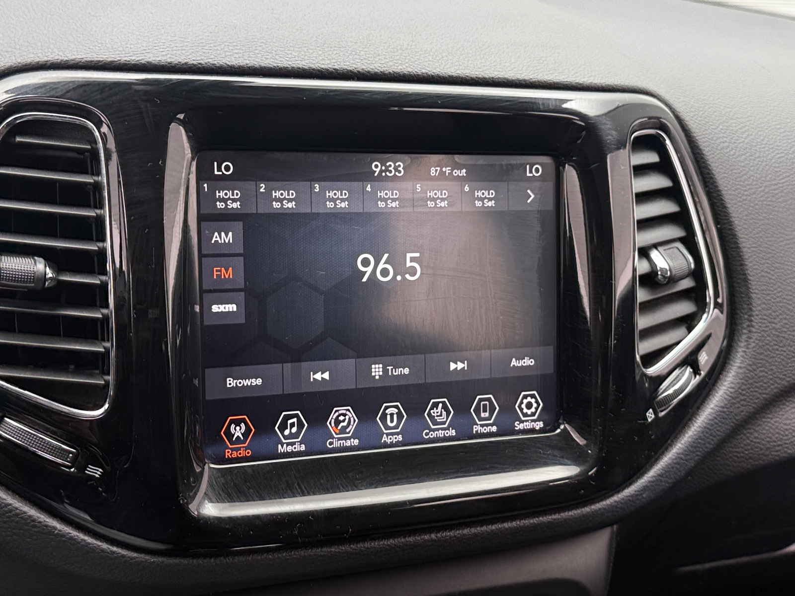 Thumbnail: 2021 Jeep Compass - 3