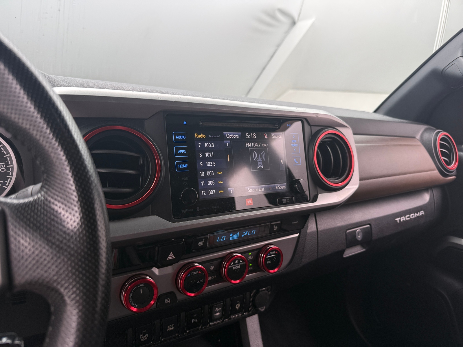 Thumbnail: 2016 Toyota Tacoma - 4