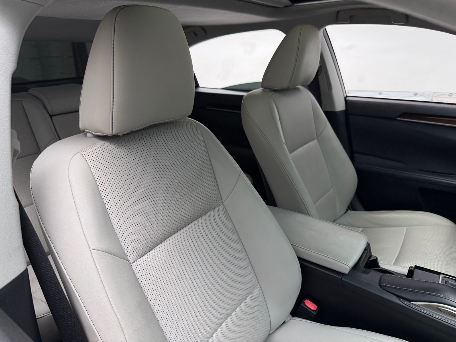 Thumbnail: 2016 Lexus ES - 2