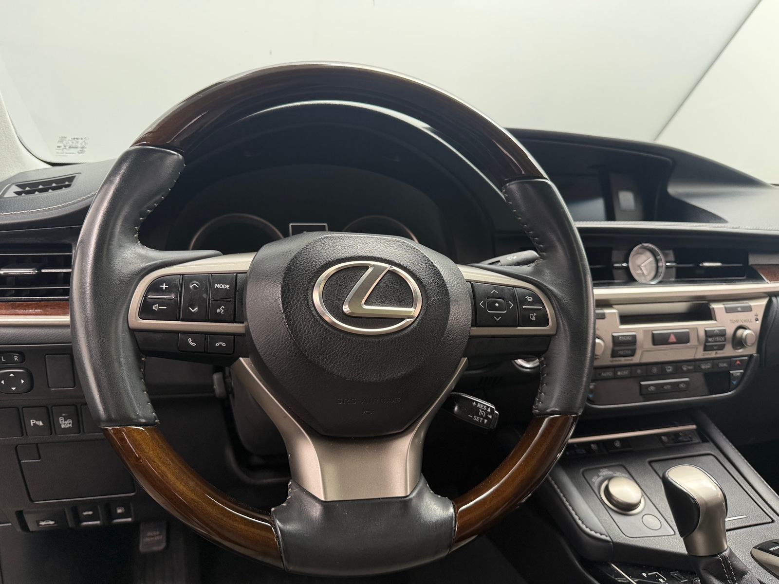 Thumbnail: 2016 Lexus ES - 5