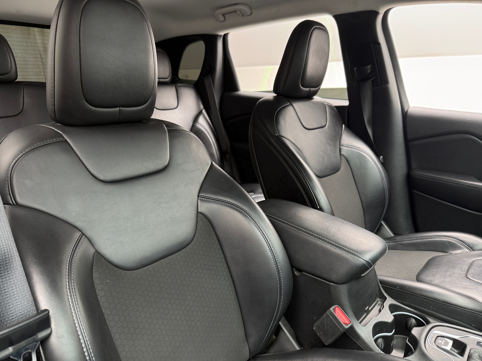 Thumbnail: 2019 Jeep Cherokee - 2