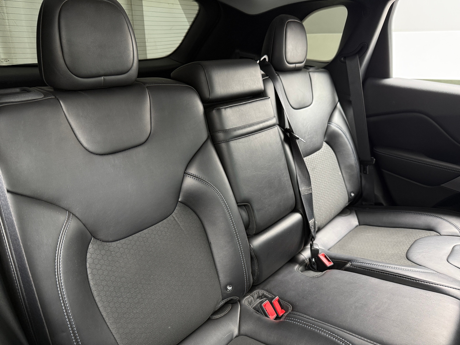 Thumbnail: 2019 Jeep Cherokee - 6
