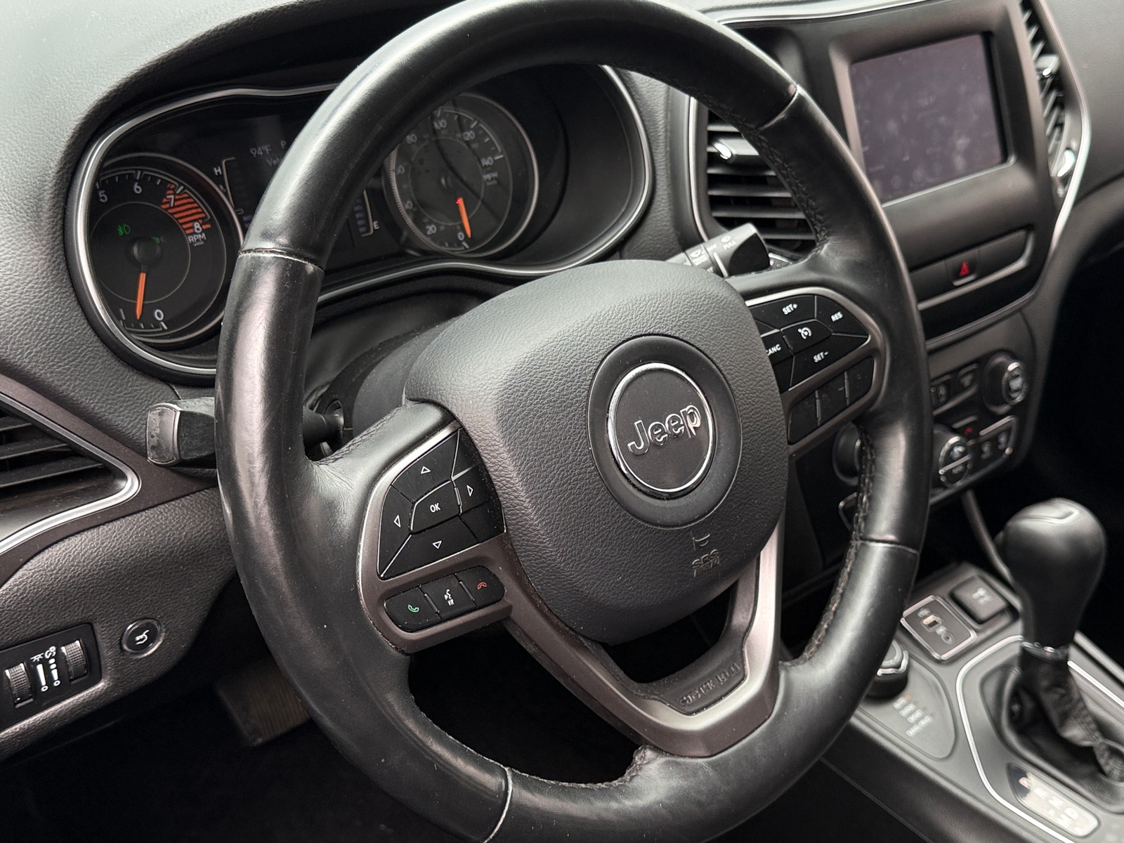 Thumbnail: 2019 Jeep Cherokee - 5