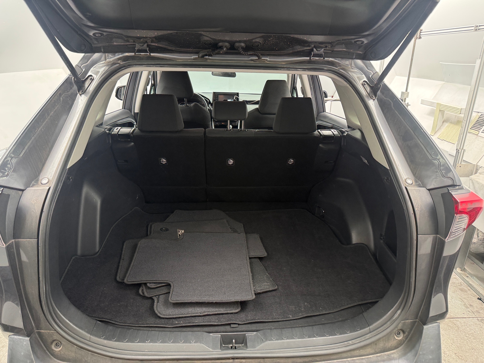 Thumbnail: 2019 Toyota RAV4 - 7