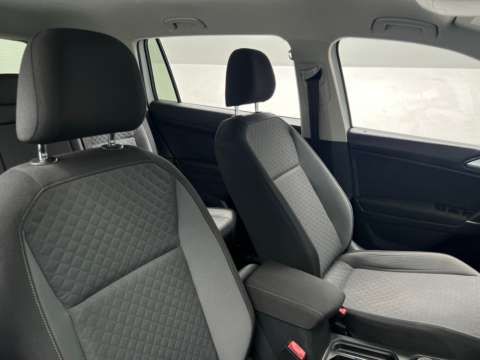 Thumbnail: 2018 Volkswagen Tiguan - 2