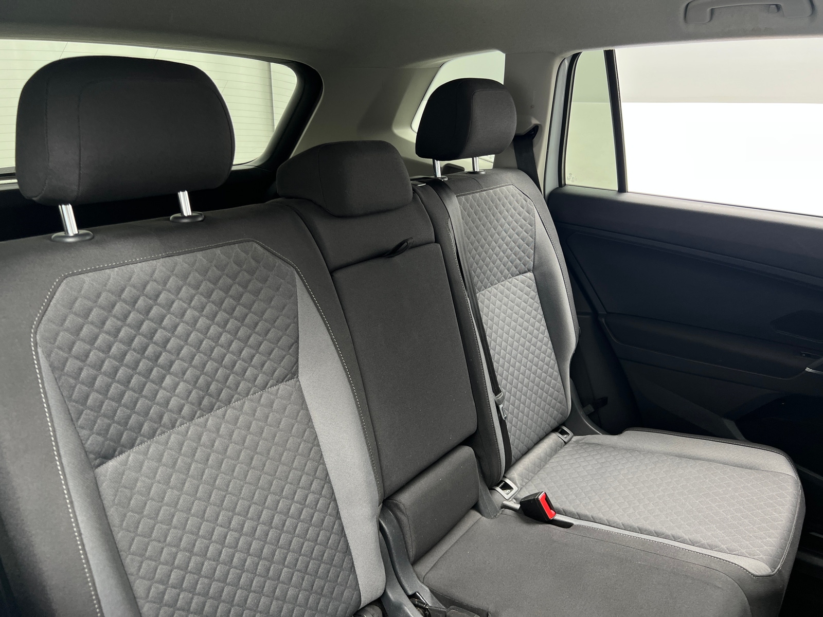 Thumbnail: 2018 Volkswagen Tiguan - 6