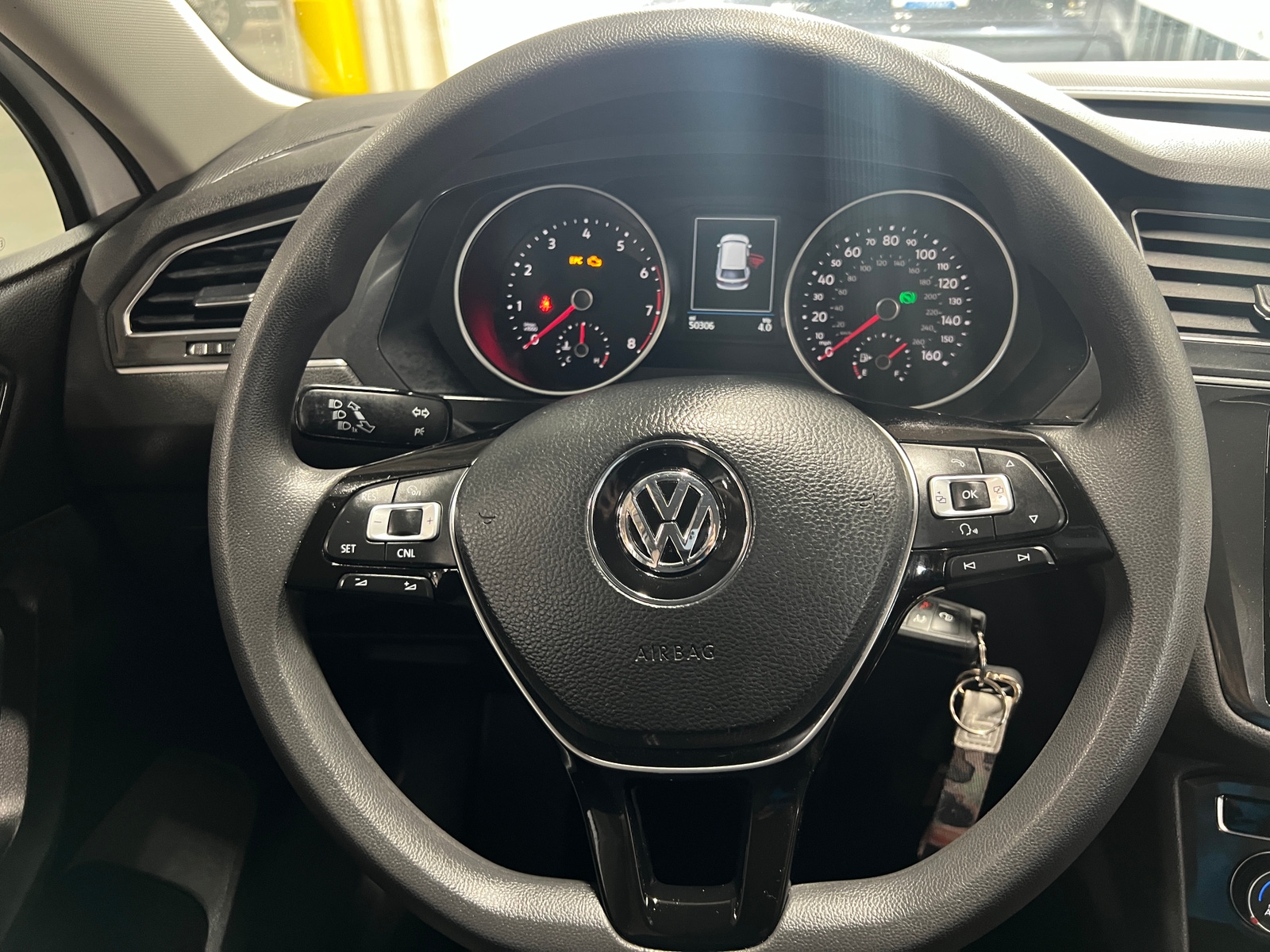 Thumbnail: 2018 Volkswagen Tiguan - 5