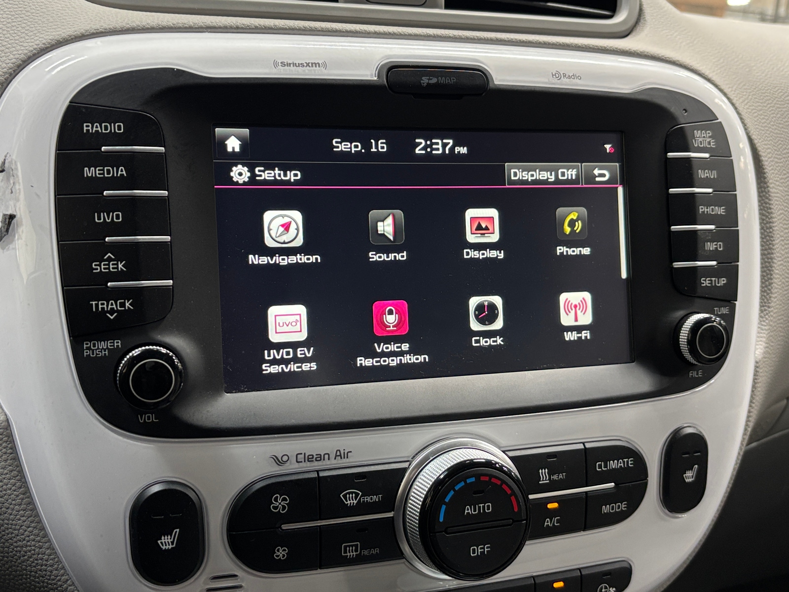 Thumbnail: 2016 Kia Soul EV - 4