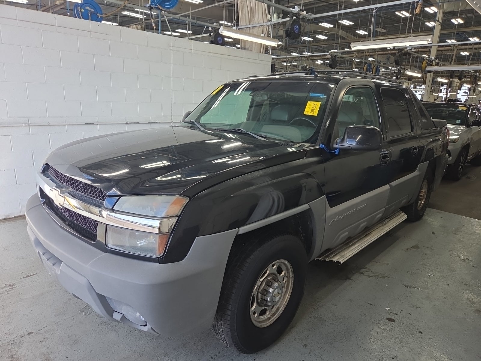 2002 Chevrolet Avalanche 2500 Sport Utility Pickup 4d