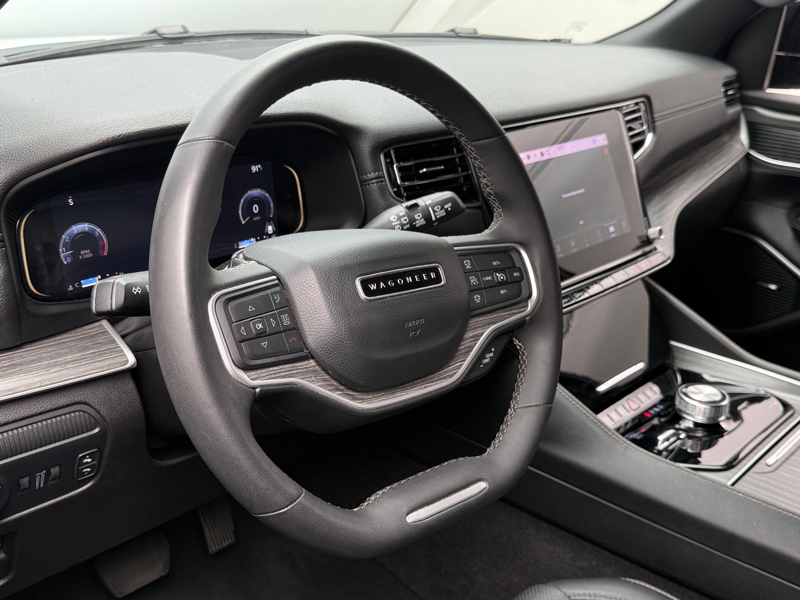 Thumbnail: 2024 Jeep Wagoneer - 4