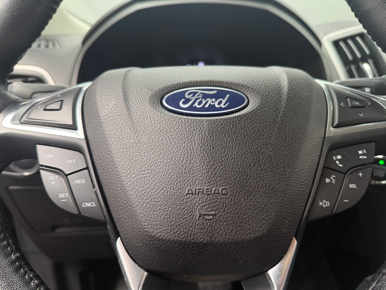 Thumbnail: 2023 Ford Edge - 4