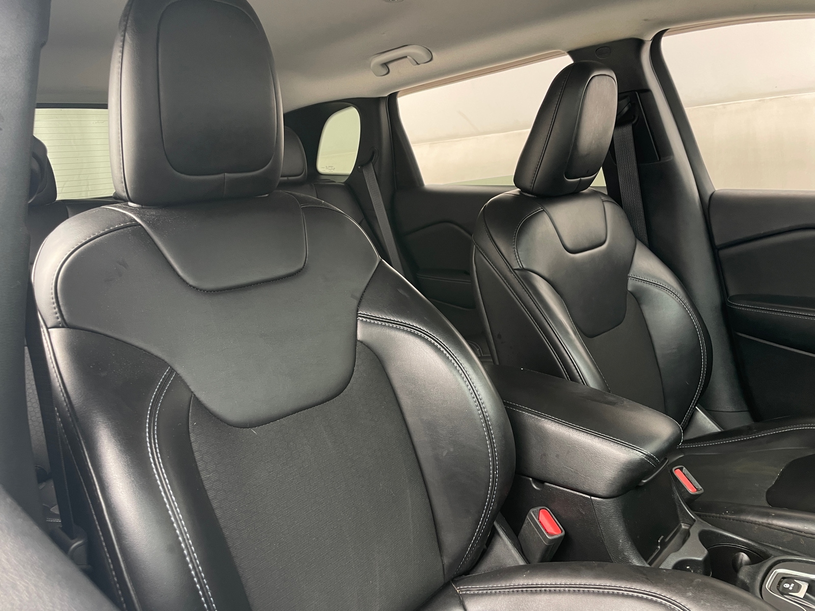 Thumbnail: 2019 Jeep Cherokee - 2