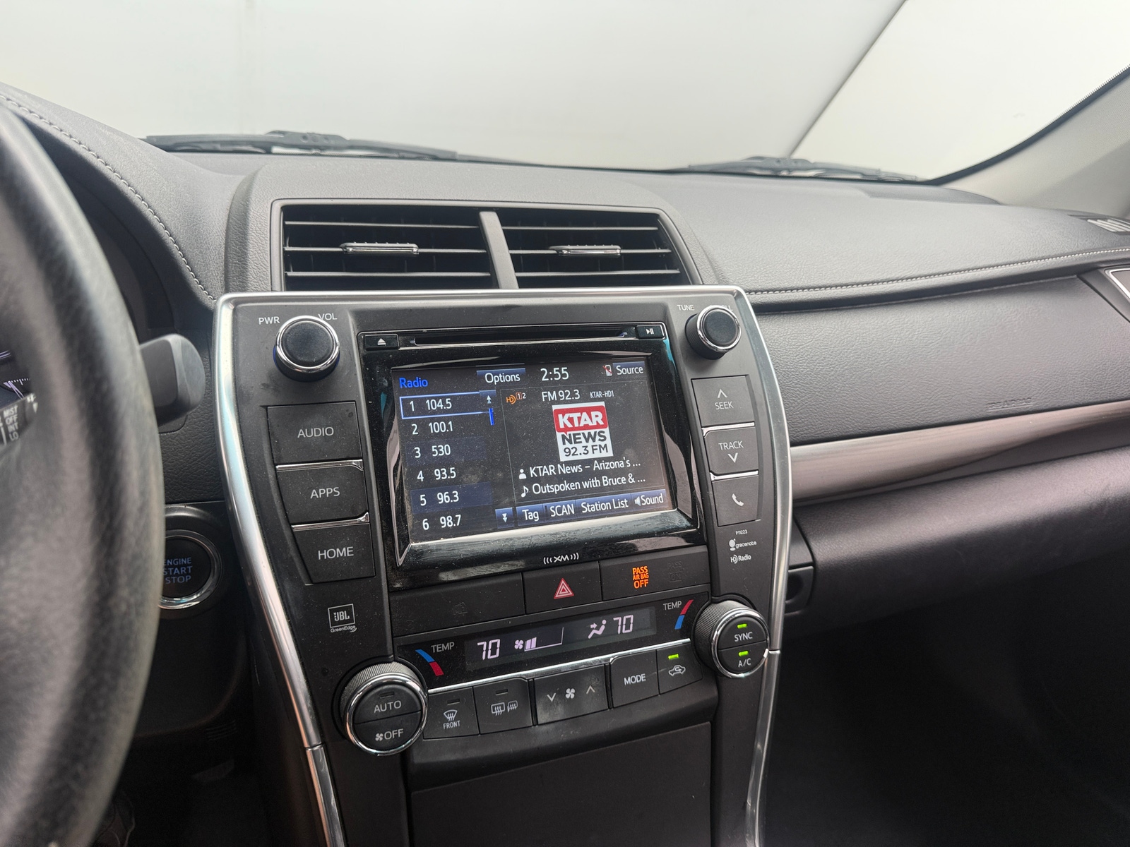 Thumbnail: 2017 Toyota Camry - 4