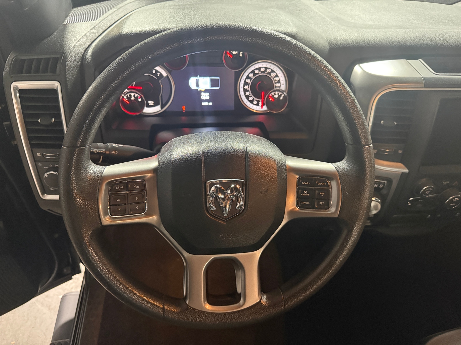Thumbnail: 2021 RAM 1500 Classic - 5