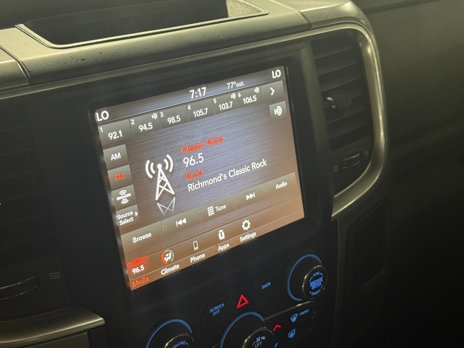 Thumbnail: 2021 RAM 1500 Classic - 4