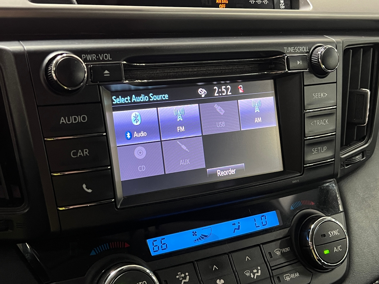 Thumbnail: 2018 Toyota RAV4 - 4