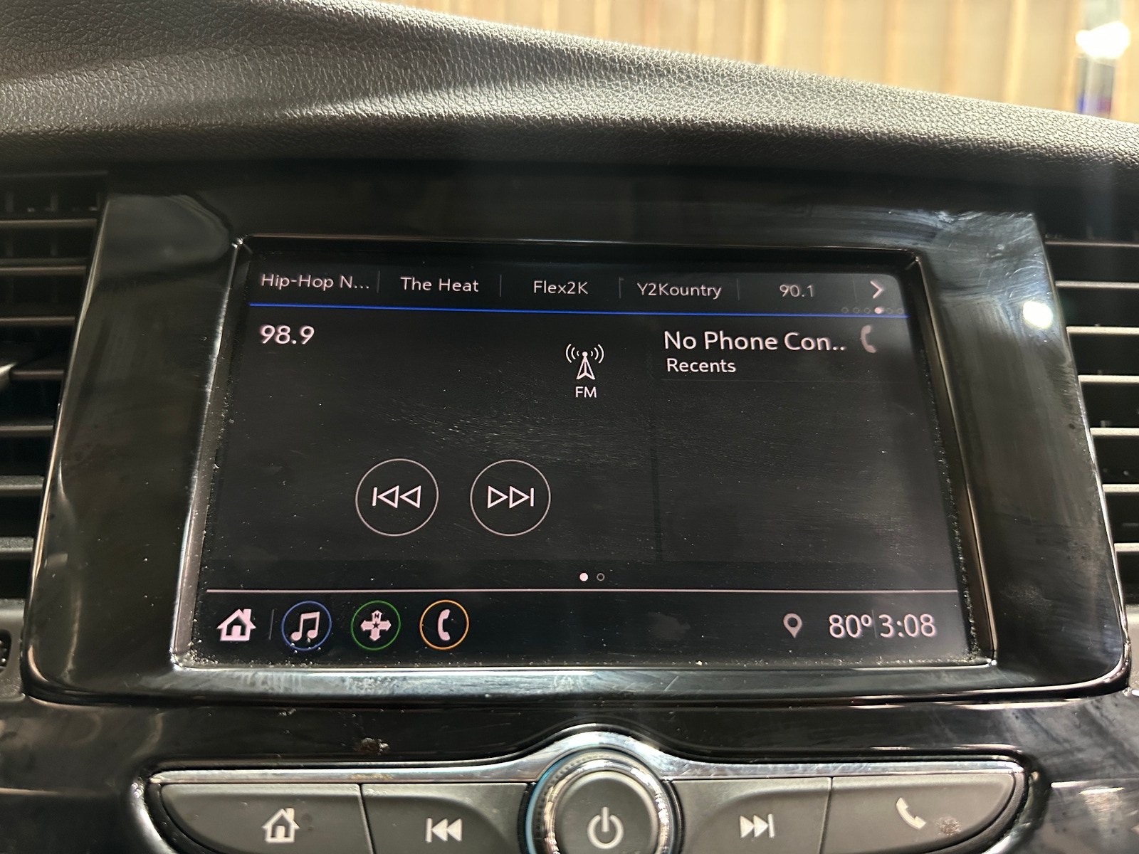 Thumbnail: 2022 Buick Encore - 3