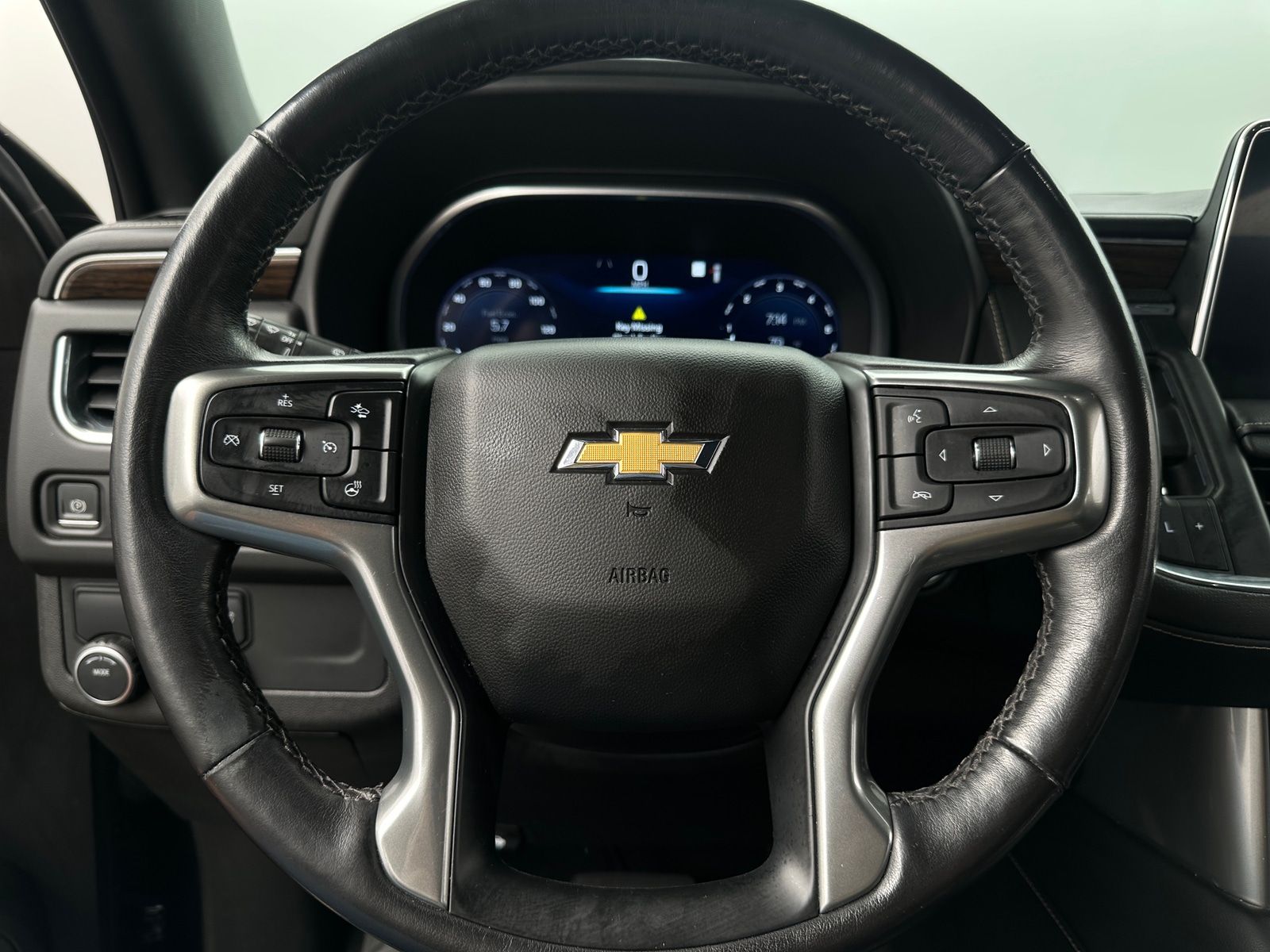 Thumbnail: 2023 Chevrolet Suburban - 4