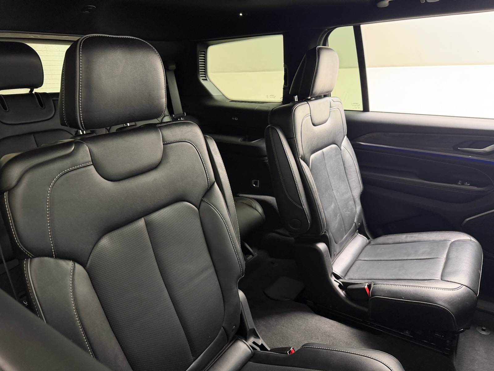 Thumbnail: 2023 Jeep Grand Cherokee L - 5