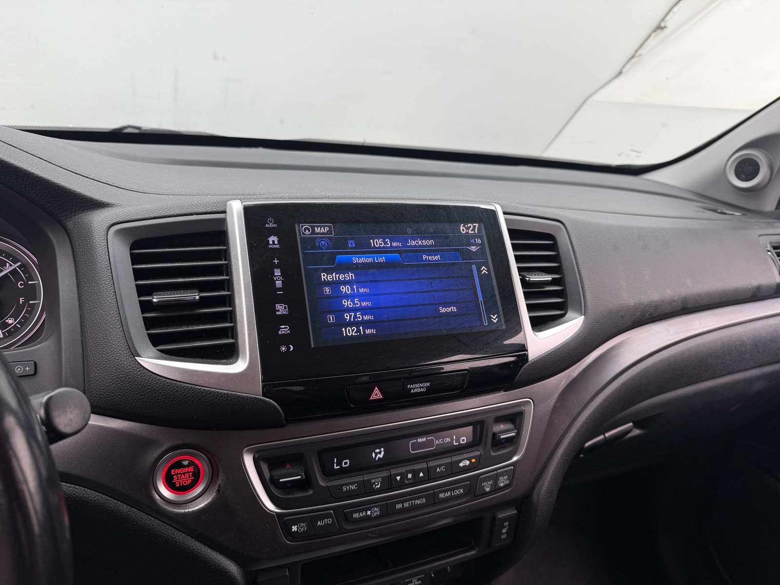Thumbnail: 2017 Honda Pilot - 3