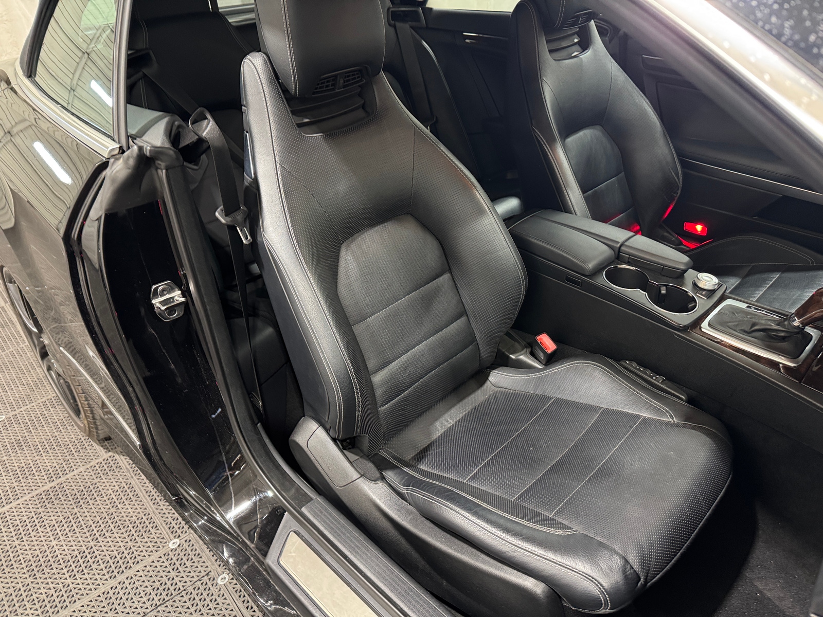Thumbnail: 2011 Mercedes-Benz E-Class - 2