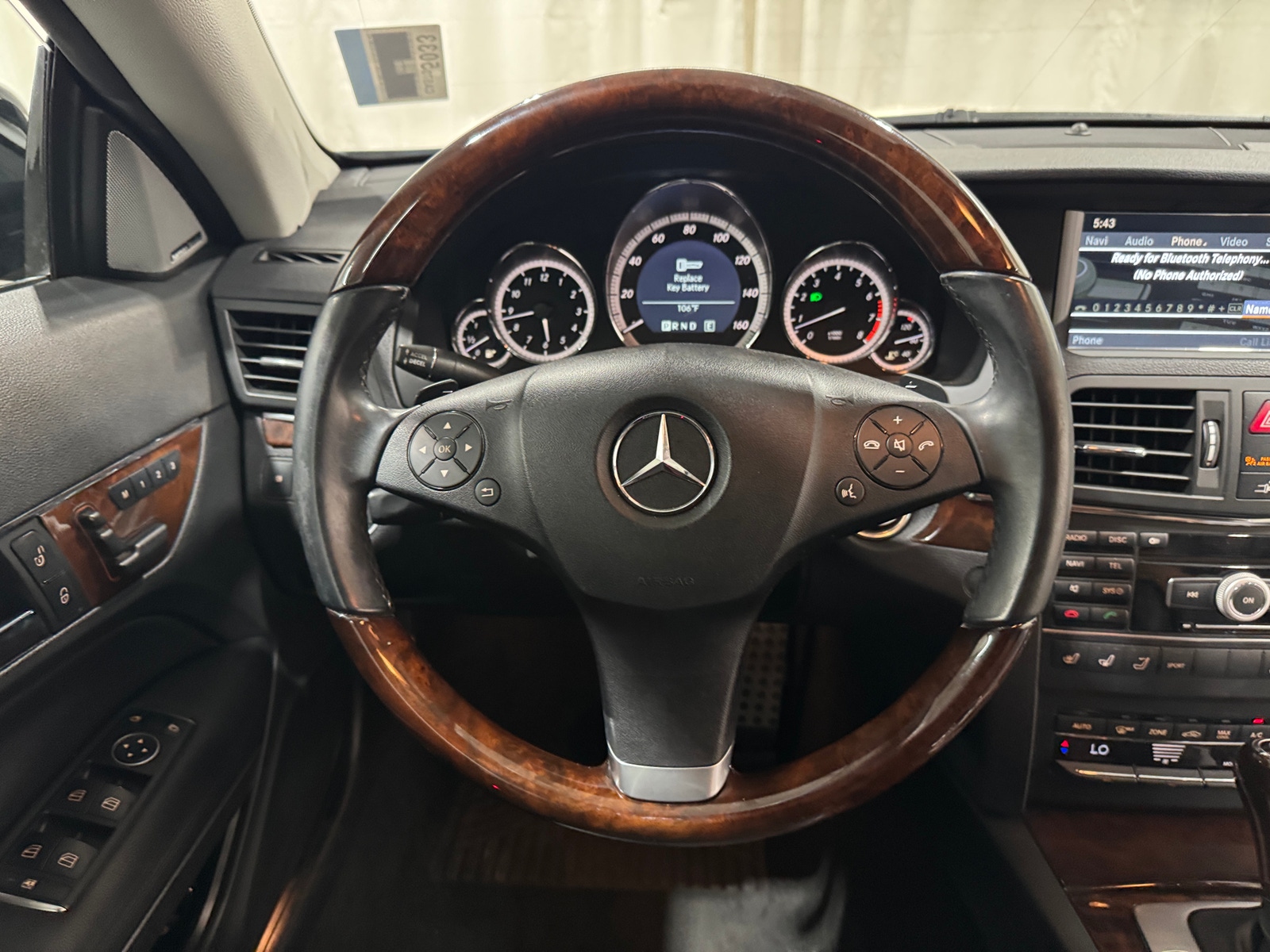 Thumbnail: 2011 Mercedes-Benz E-Class - 5