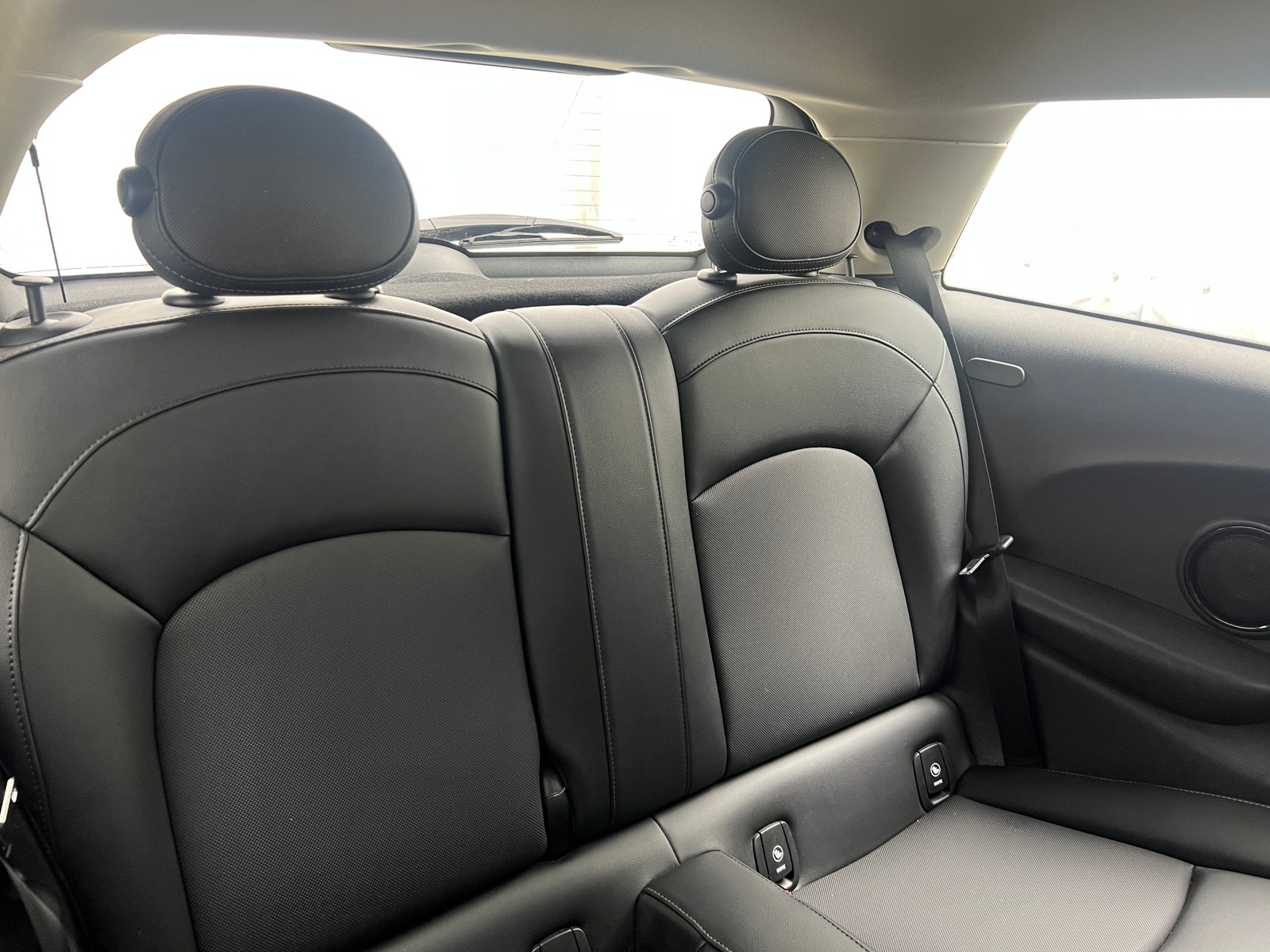 Thumbnail: 2016 MINI Cooper Hardtop - 6