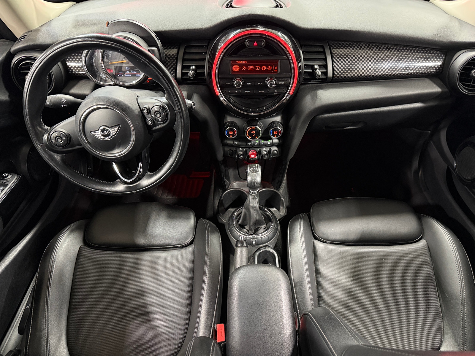 Thumbnail: 2016 MINI Cooper Hardtop - 3