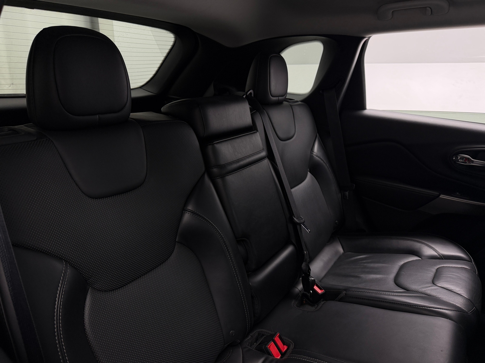 Thumbnail: 2019 Jeep Cherokee - 5