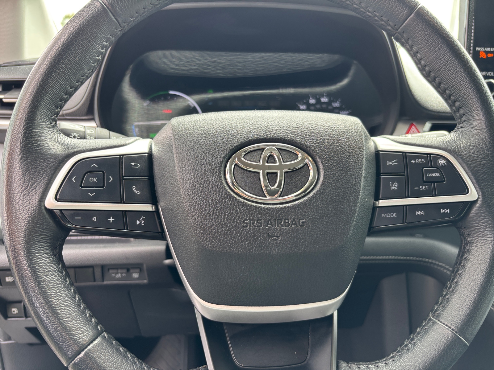 Thumbnail: 2025 Toyota Sienna - 4