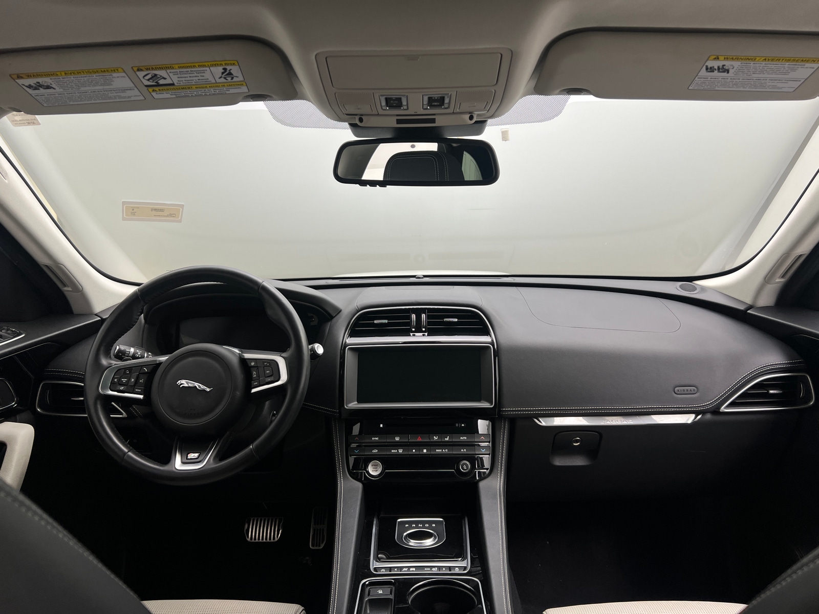 Thumbnail: 2017 Jaguar F-Pace - 3