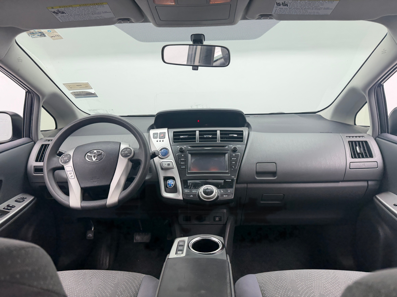 Thumbnail: 2013 Toyota Prius v - 3
