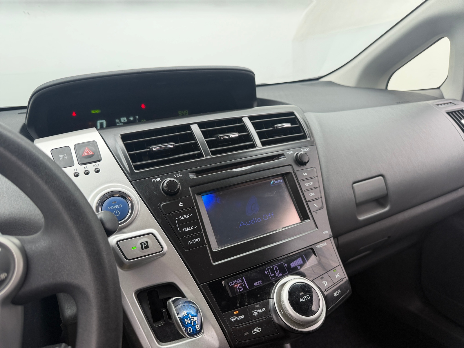 Thumbnail: 2013 Toyota Prius v - 4