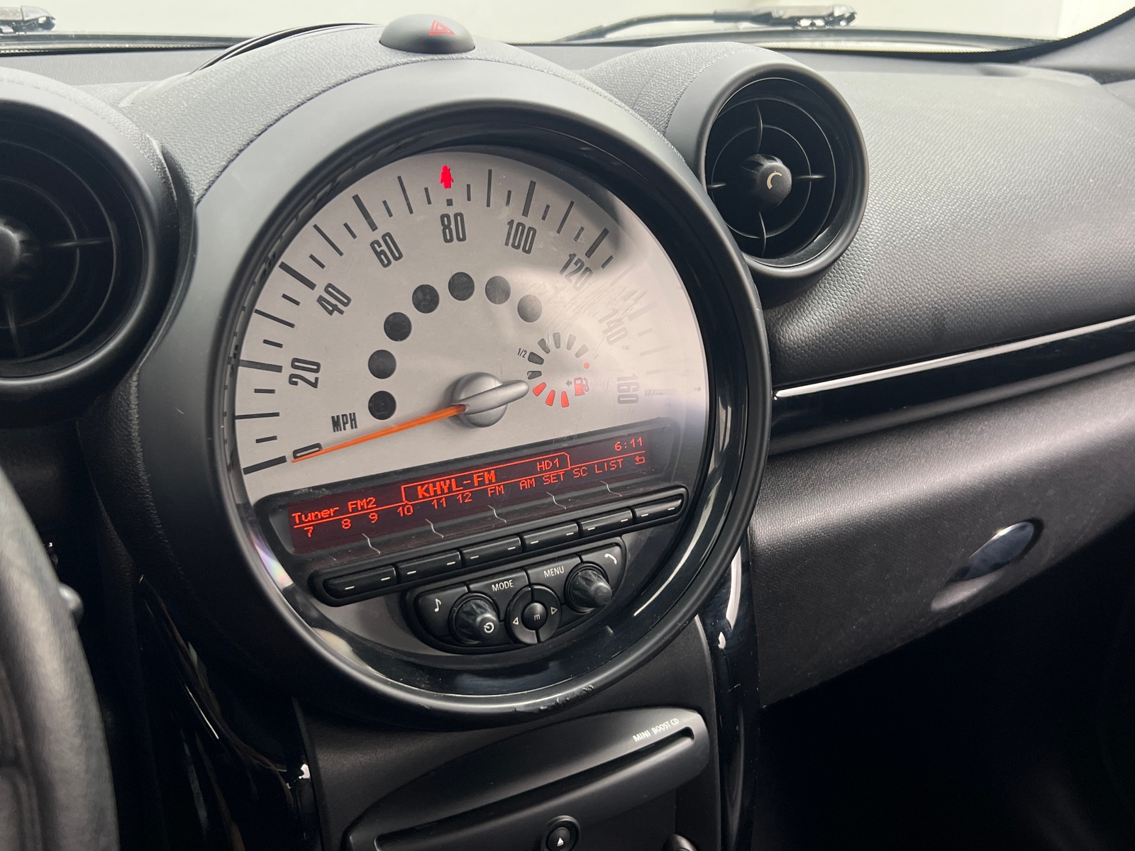 Thumbnail: 2014 MINI Cooper Countryman - 4