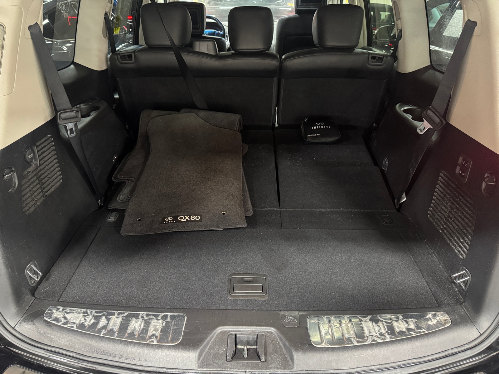 Thumbnail: 2014 INFINITI QX80 - 6