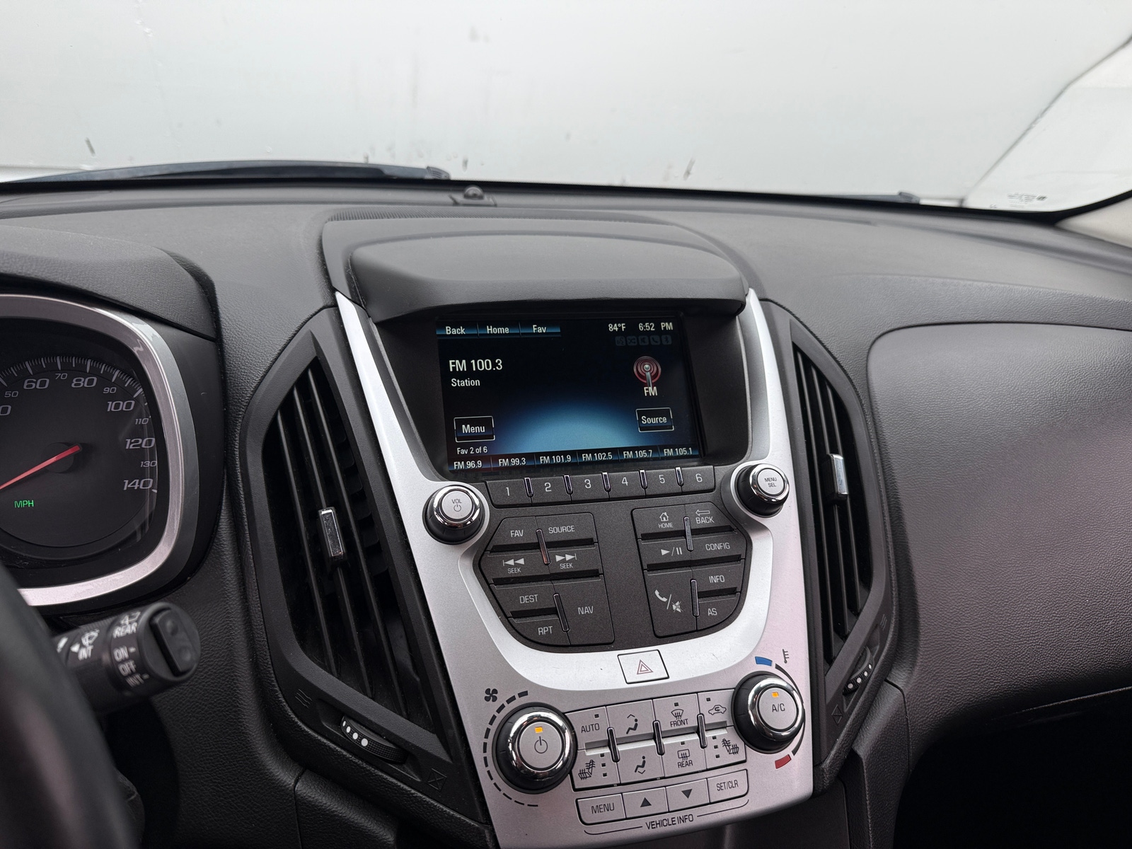 Thumbnail: 2017 Chevrolet Equinox - 4